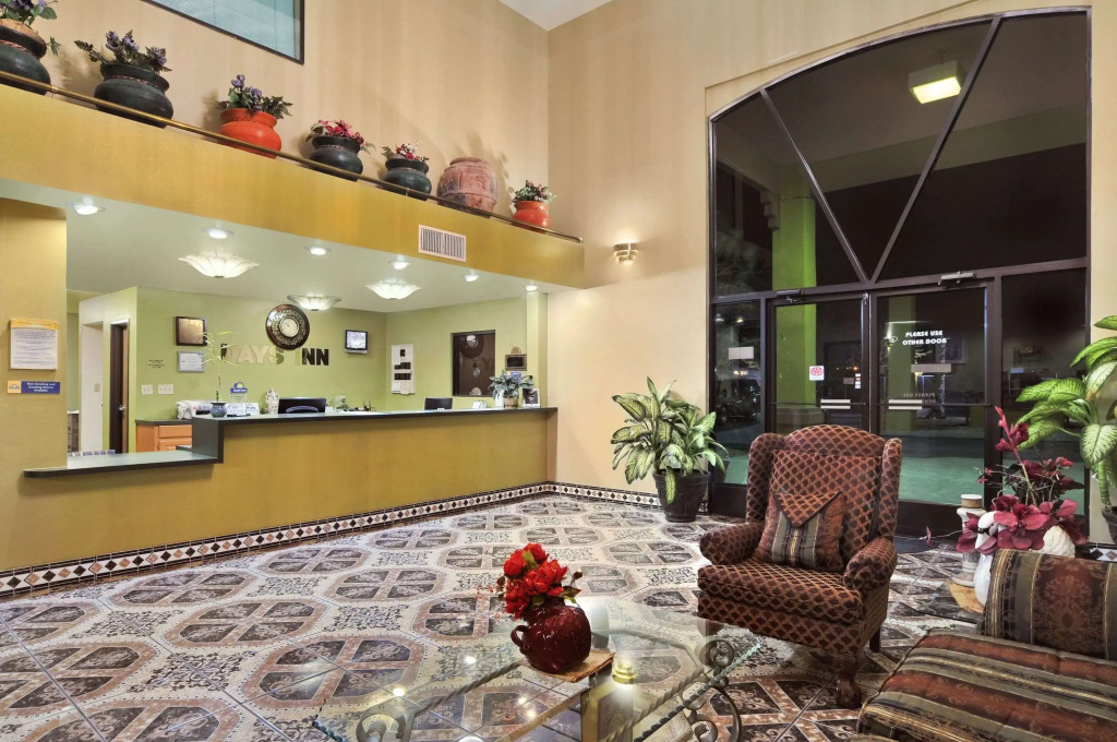 Days Inn by Wyndham Carlsbad