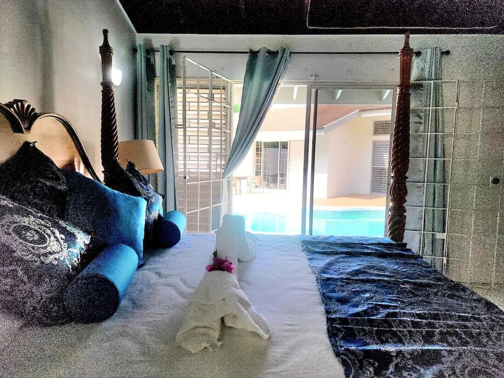 Jamaica Dream Villa - Iron Shore Escape