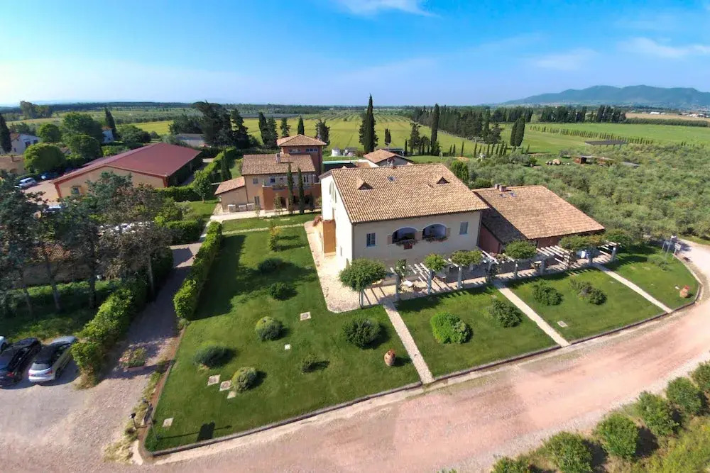 Tuscan Stay w/ Jacuzzi