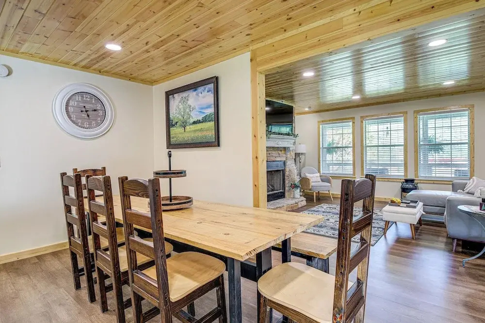 Family Sevierville Cottage w/ Game Room & Hot Tub!