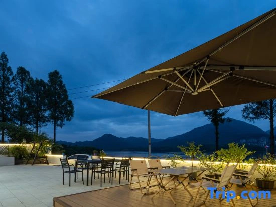 Floral Hotel·Yihu Yishu Hotel(Taiping Lake Scenic Area)