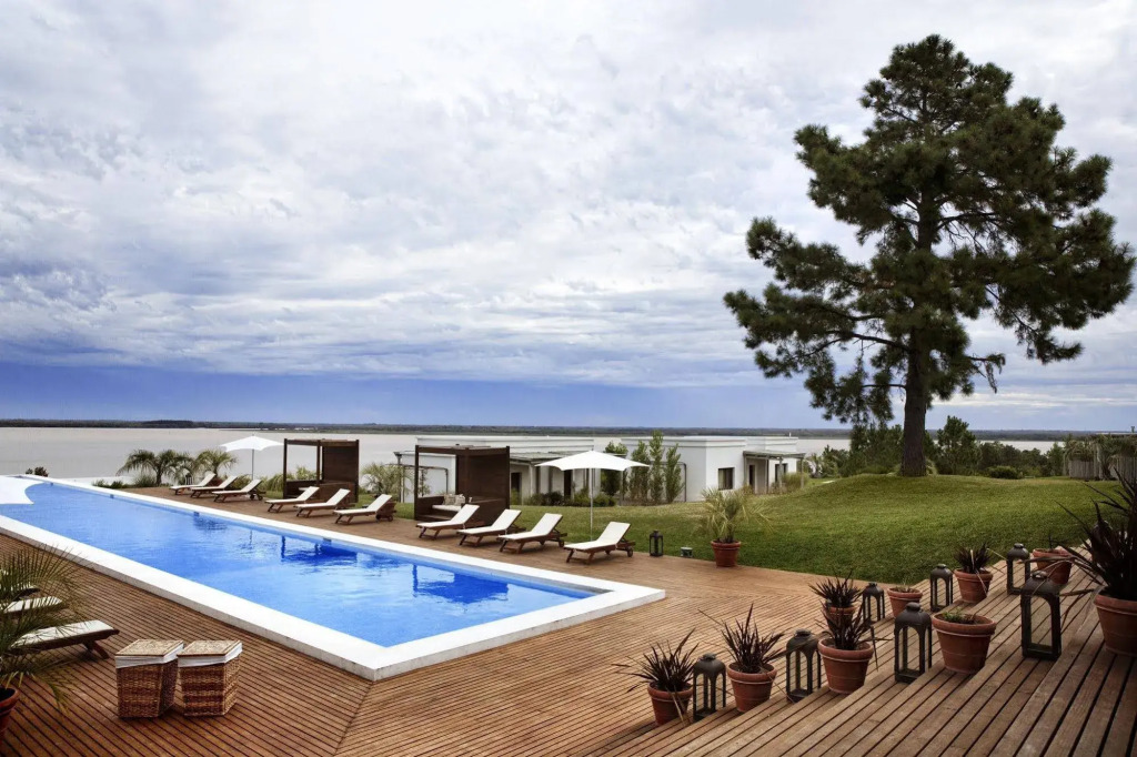 Casa-Chic Carmelo Hotel