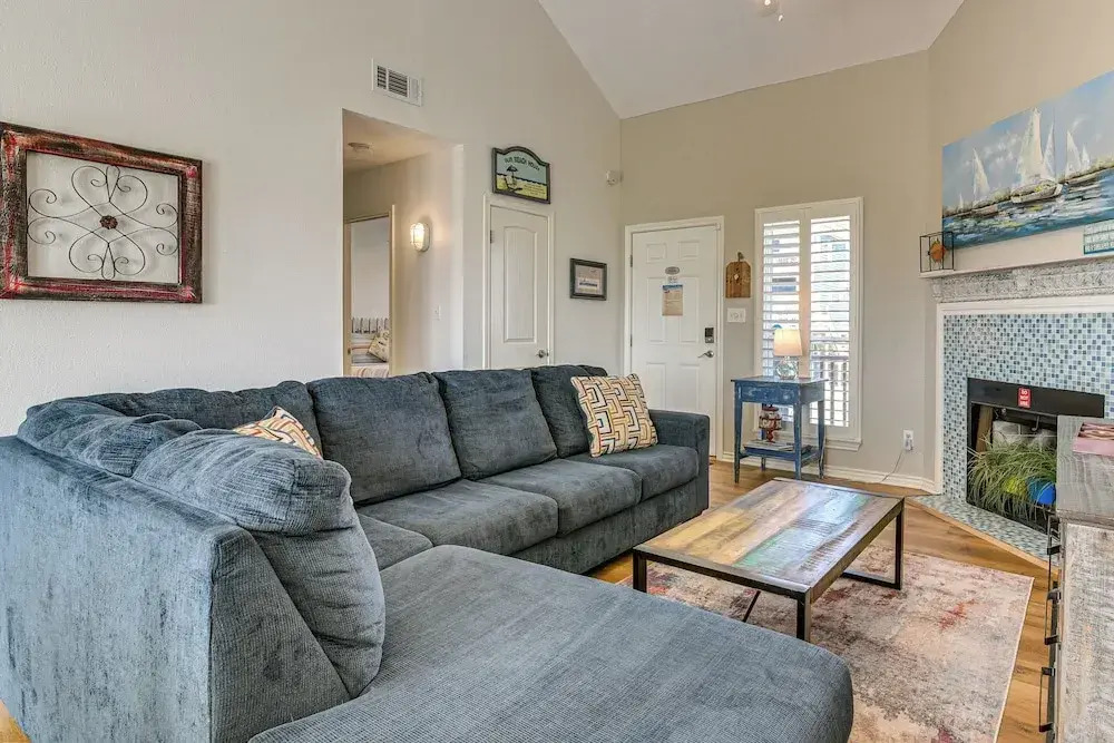 Ocean-view Beach House in Galveston, Dogs Welcome!