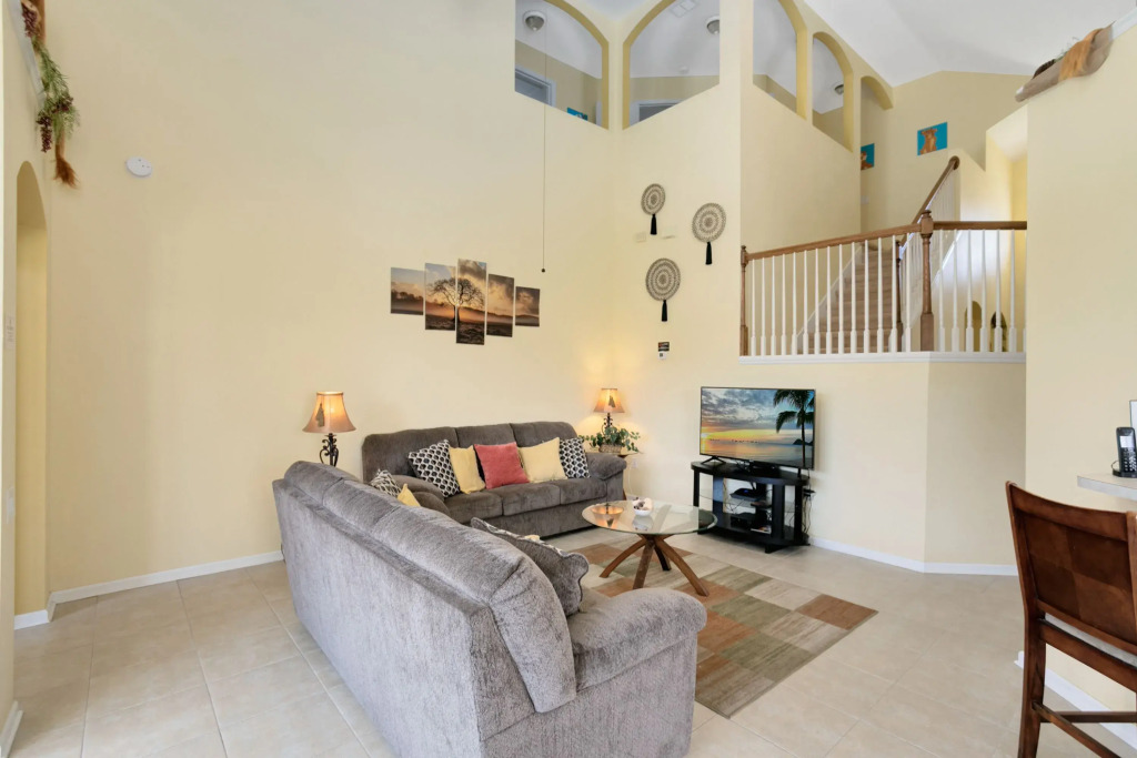 Fantastic Resort 5BR House - South Facing Pool Spa