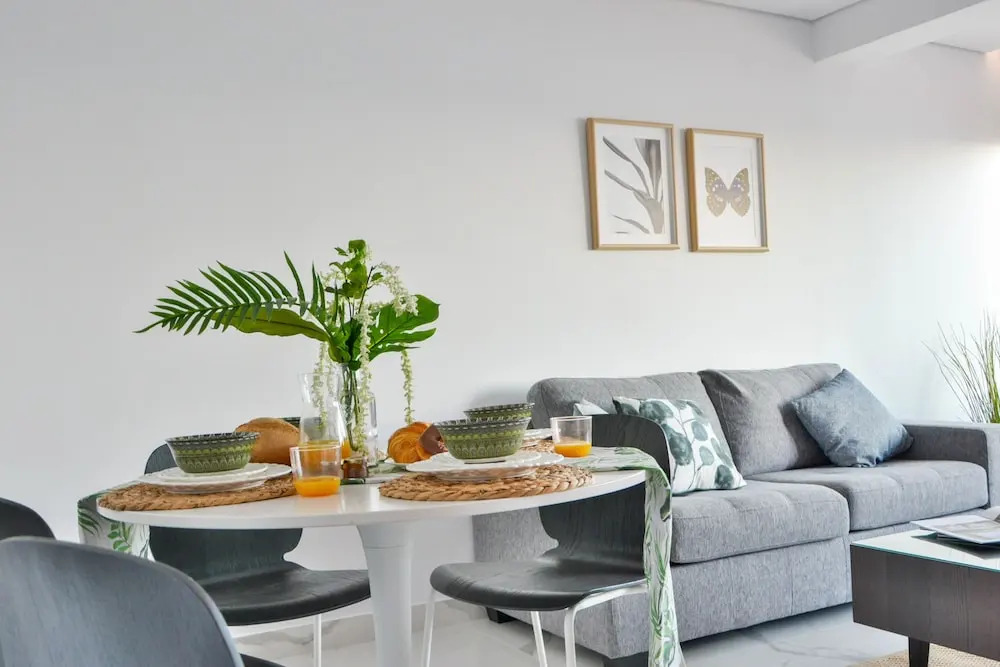 Phaedrus Living Seaview Luxury Marina Court 213