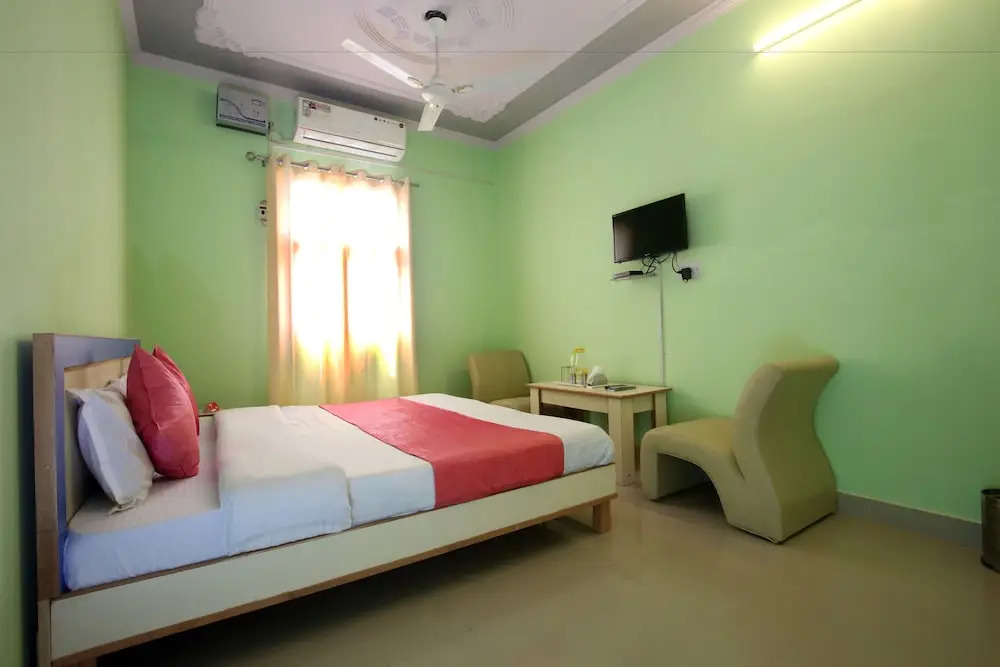 OYO 9038 Hotel Comfort