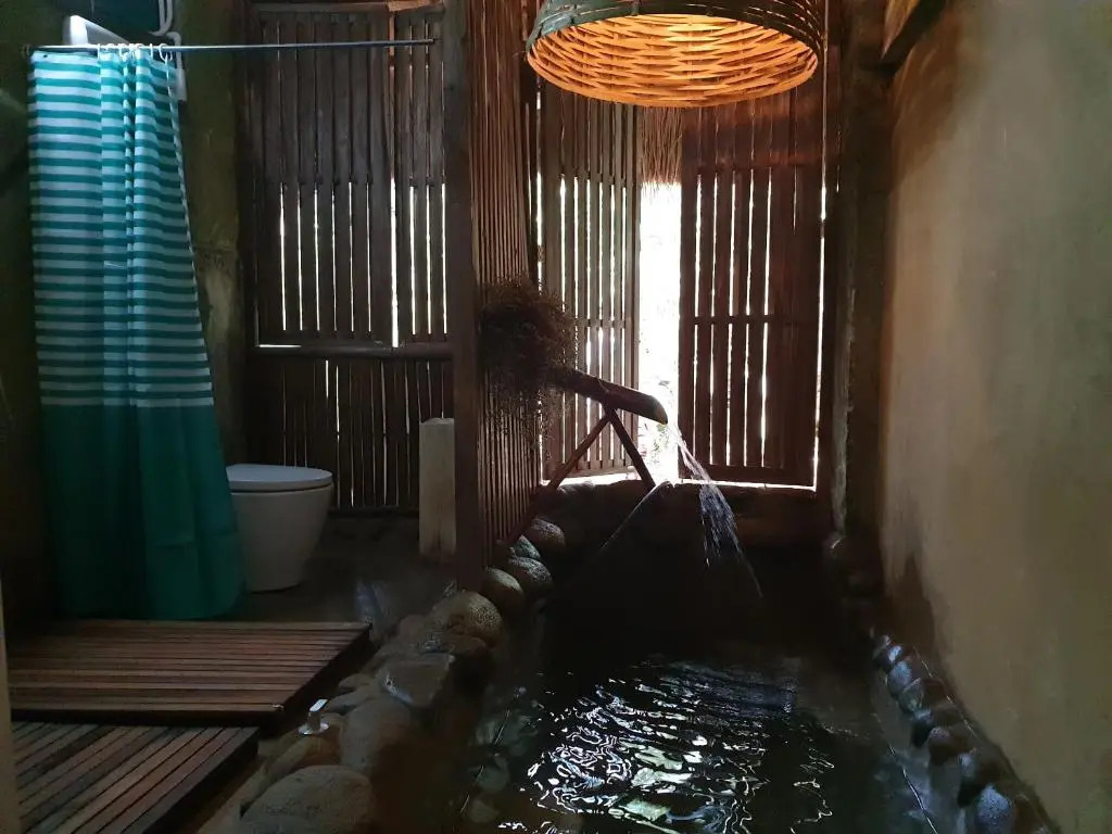 Maka-Kalinaw 4 Wabi-sabi Room, Spa bath