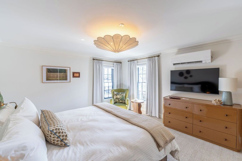 The Francis Hotel & Suites