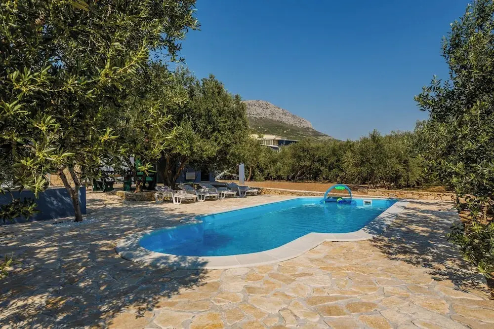 Luxury villa complex Pendolino with heated pool and jacuzzi