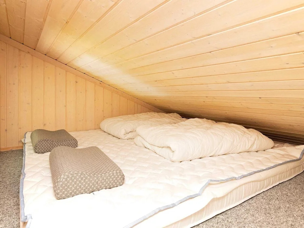 Three-Bedroom Holiday Home In Vaggerlose