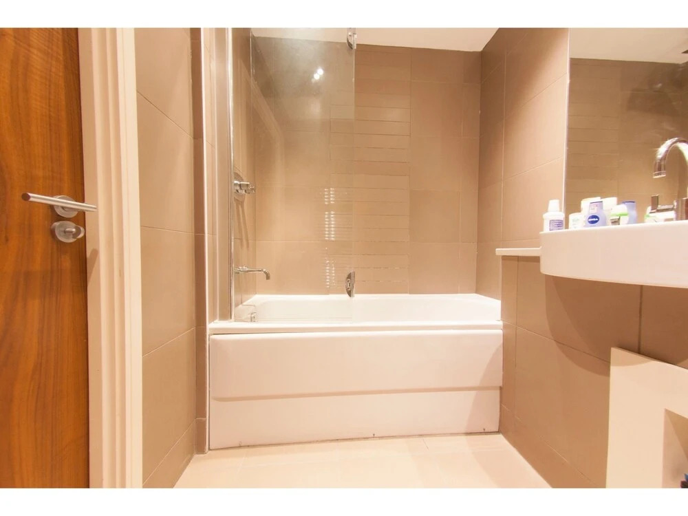 Elegant, Modern Flat in Central London, For 4