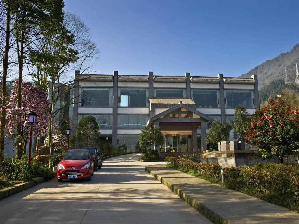 Huasheng Hotel (Chanlin Hot Spring Silver Villa)