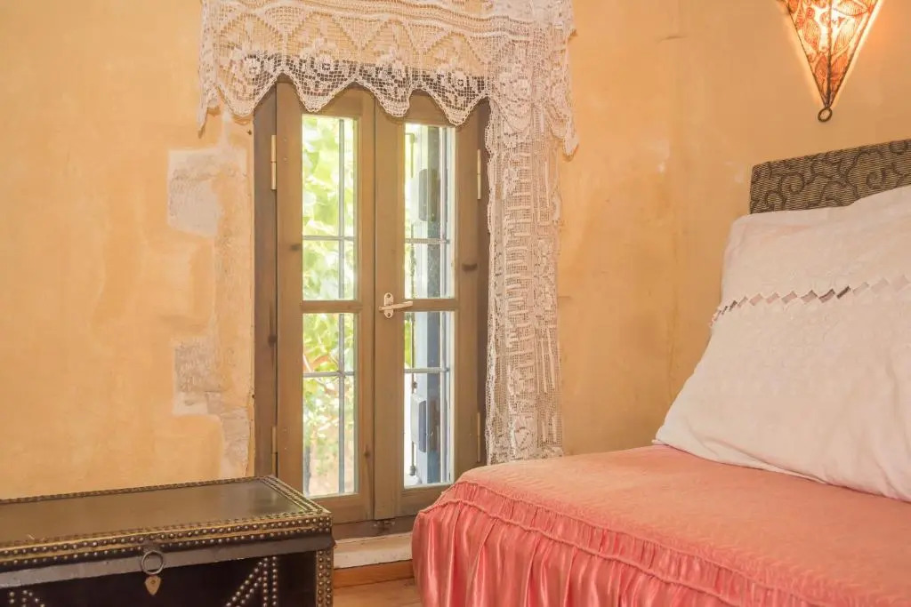 Hekate House, bohemian country house, 4 bedrooms for 8 persons