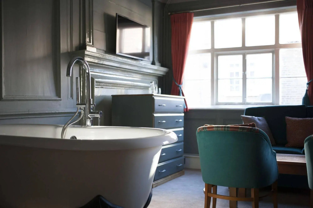 The Ostrich Inn Colnbrook London Heathrow