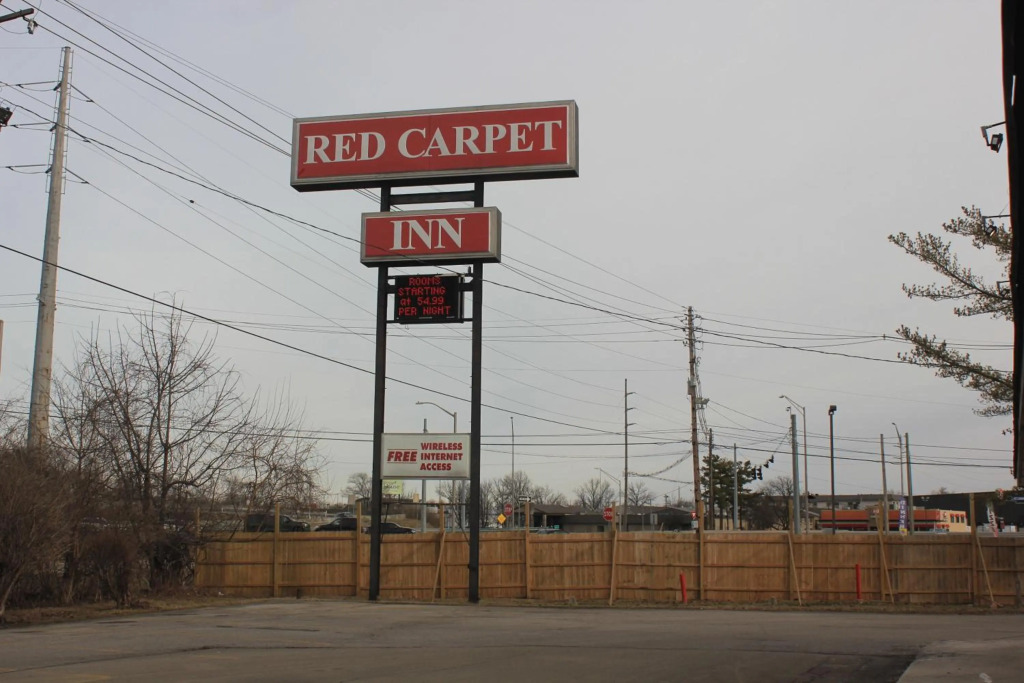 Red Carpet Inn - Louisville