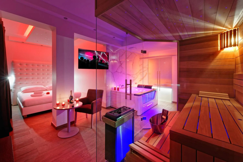 Hotel Aura Design & Garden Pool