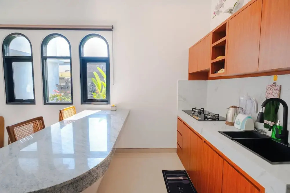 Crystal Flow Guest House & Apartment Canggu