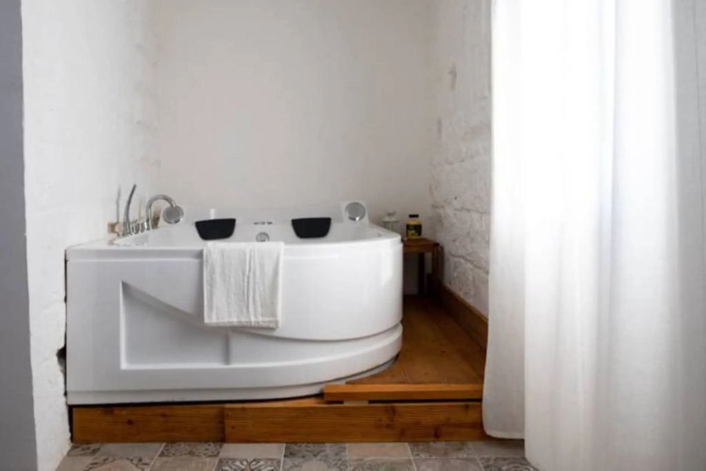 Amalfi Pool Suite