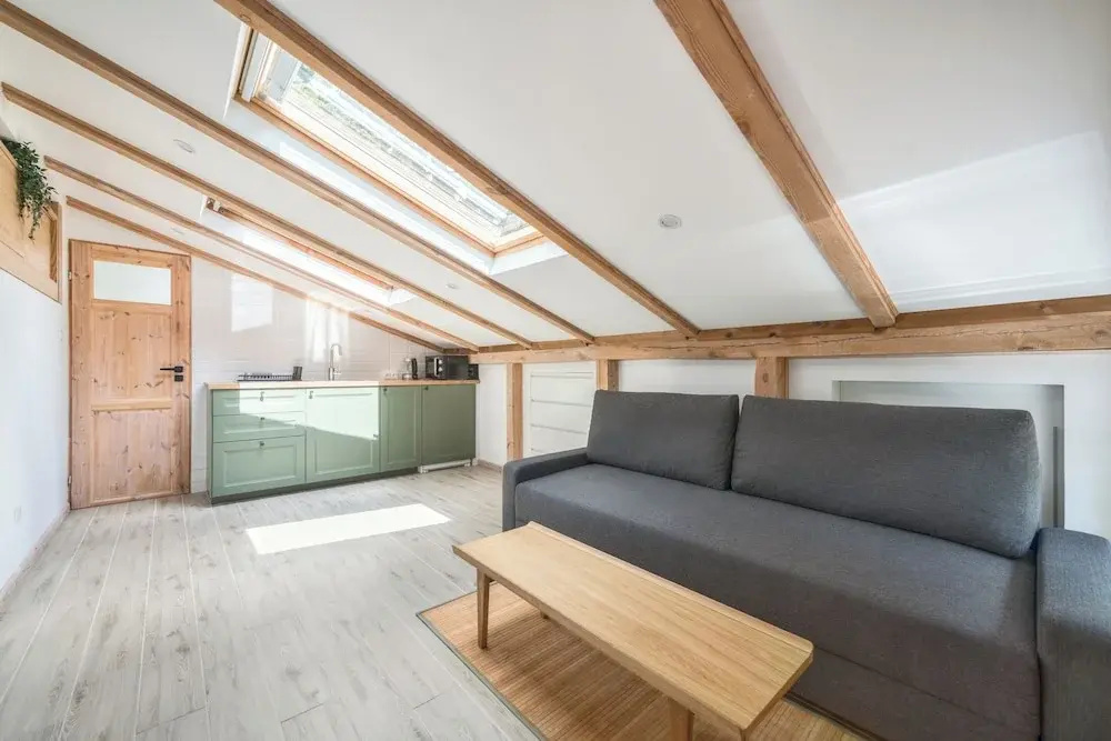 Pokój nad garażem by Grand Apartments