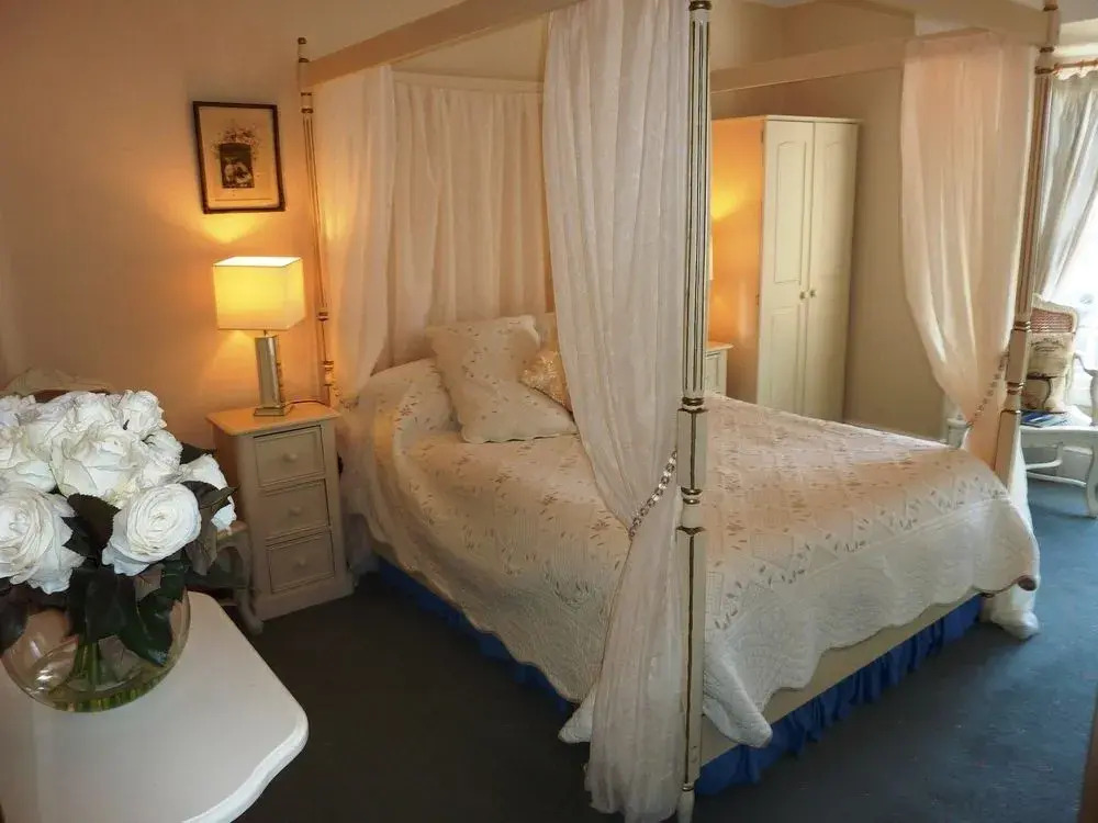 White Lodge Hotel