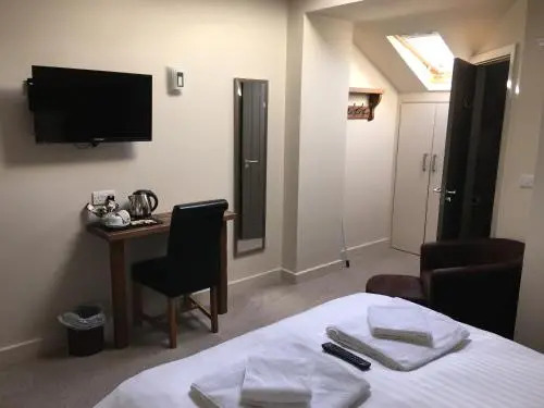 Redwell Inn
