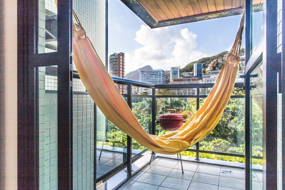 Ipanema 503 - Apart Hotel - Quadra da Praia com Piscina, Sauna, Academia e Garagem.