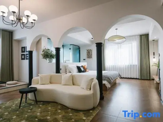 Jiujian Yixiu · Mid-Century Style Designer Boutique Stay (Linhai Yintaicheng)