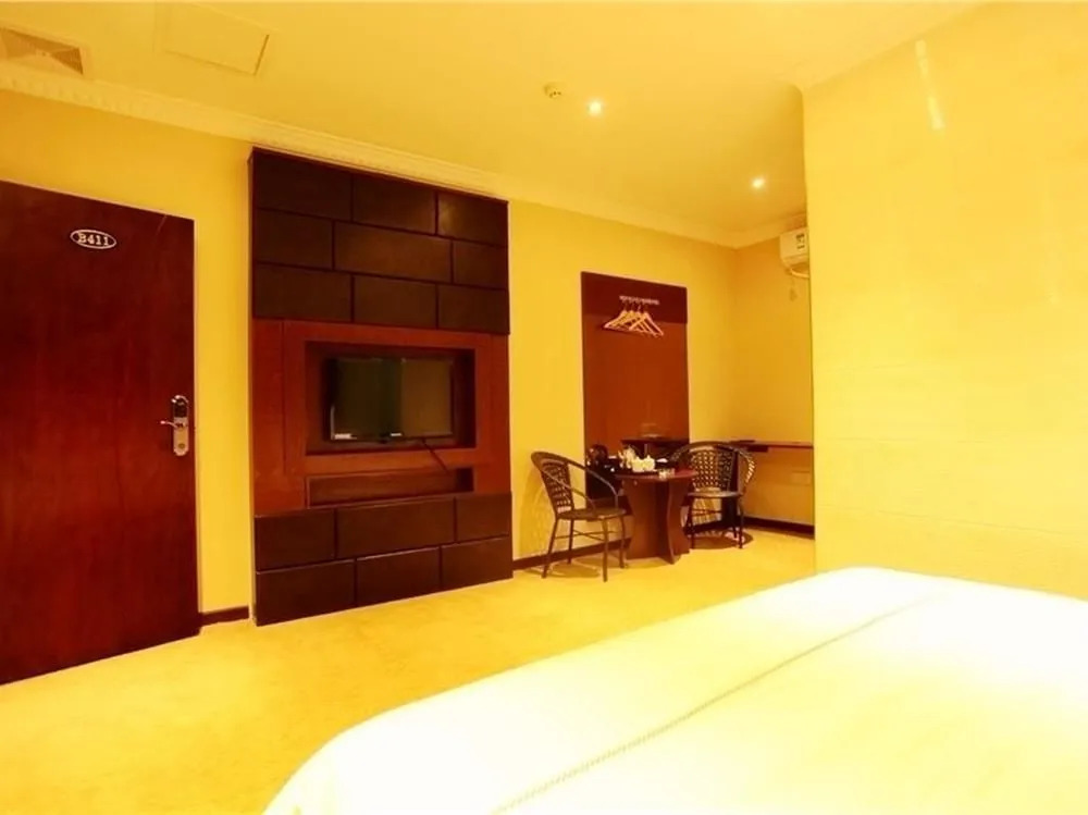 M.R Hotel