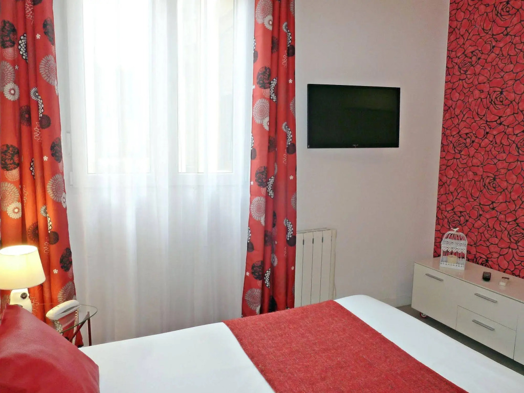 CH Six Rooms