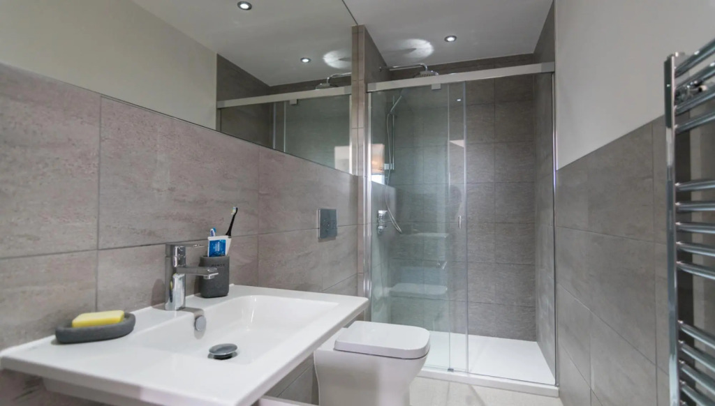 Apartment 3 Waterstone House - Sea Front Apartment Hot Tub