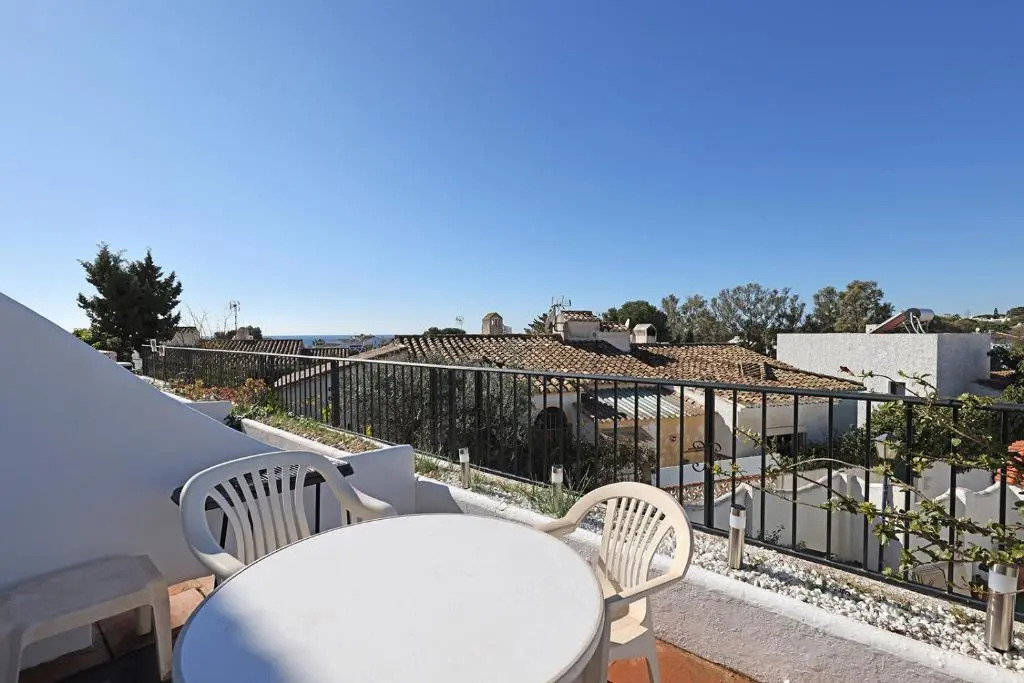 042 Classic 2 Bed Andalusian Townhouse 500m From Beach