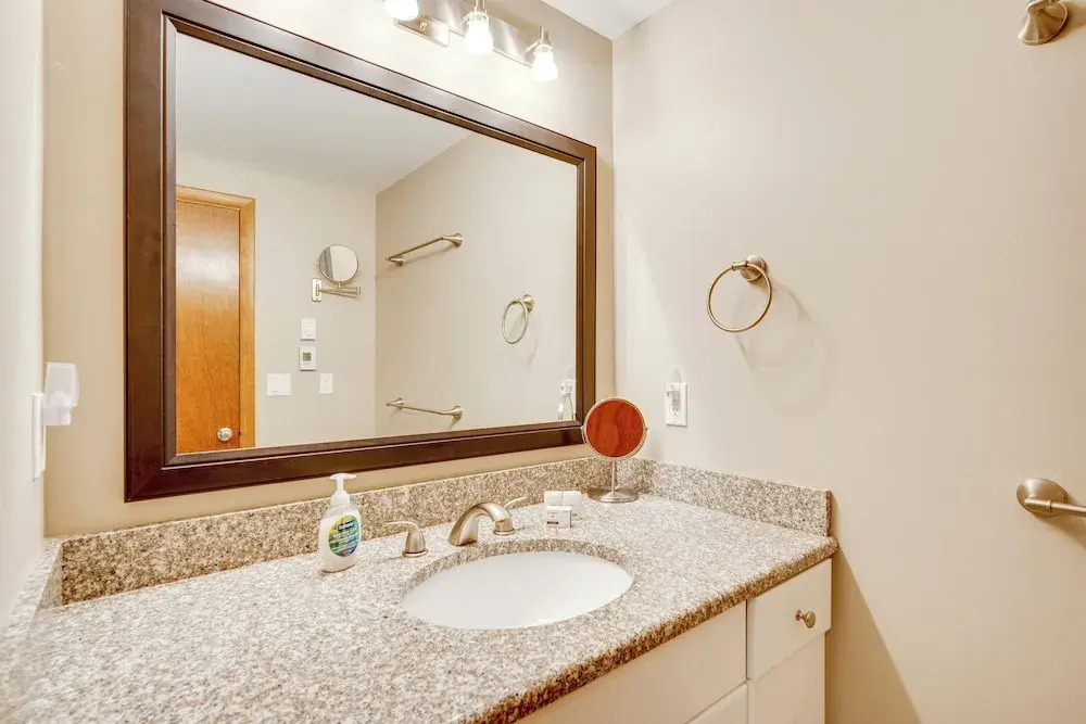 Near Skiing & Hiking! North Conway Gem w/ Balcony