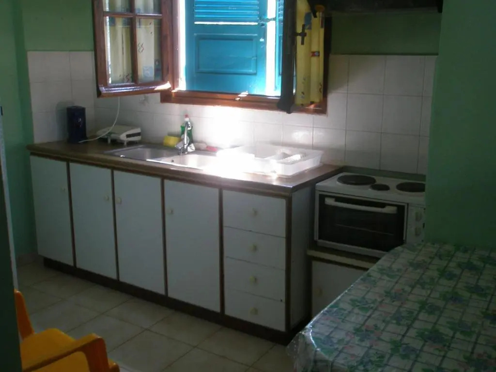 Manos Apartments