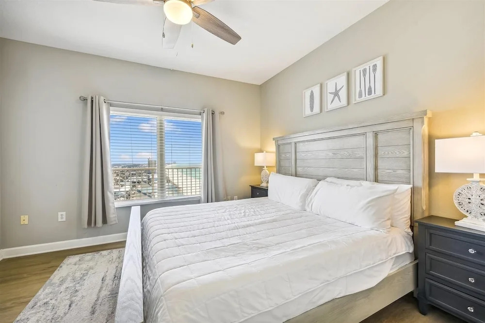 Shores of Panama 2028 - Luxurious Gulf-Front 3 Bedroom/3 Bath 3 Condo by RedAwning