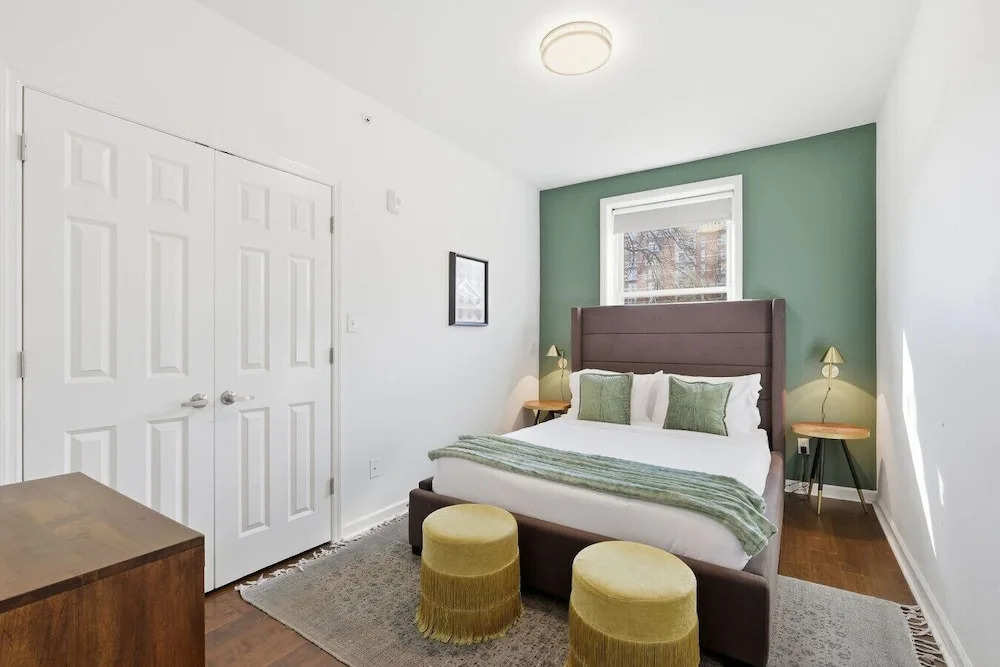 Central 3BR Apt Minutes to Downtown Parking