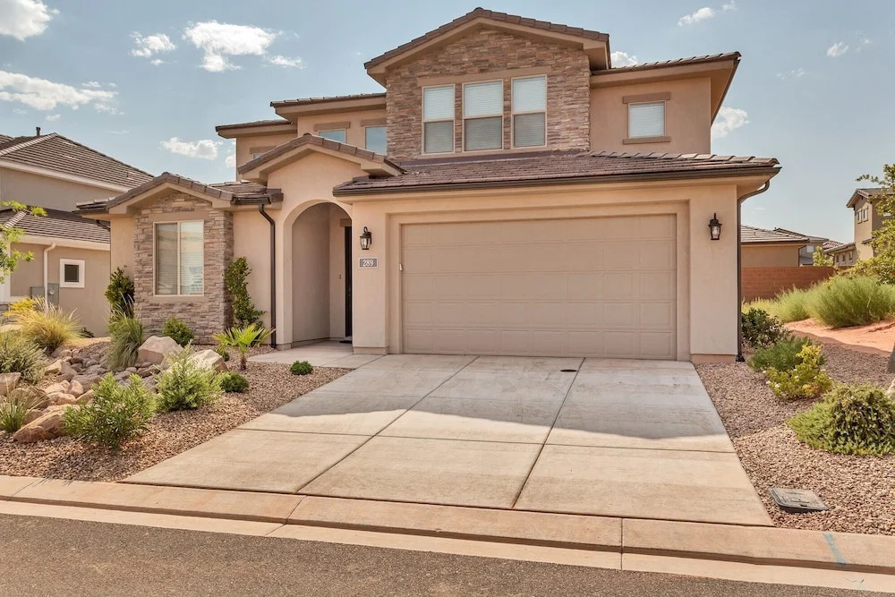 Be Our Guest At Ladera Haven 4 Bedroom Home by RedAwning