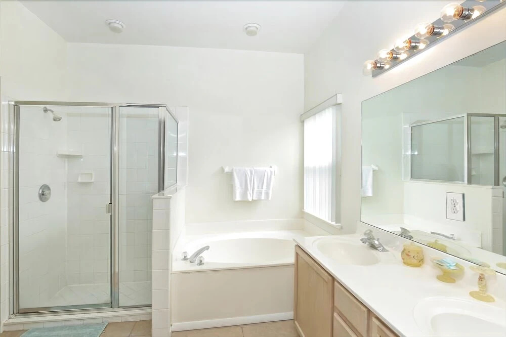 Large Beautiful Home w/ Pool Great for Families!