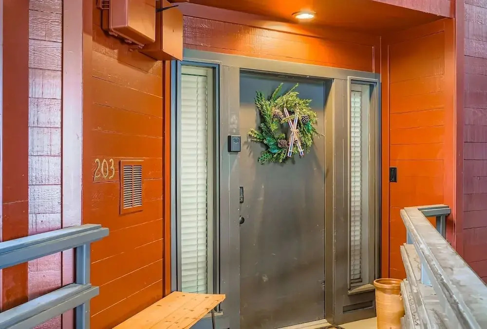 Woodside Avenue Retreat 1375 2 Bedroom Condo