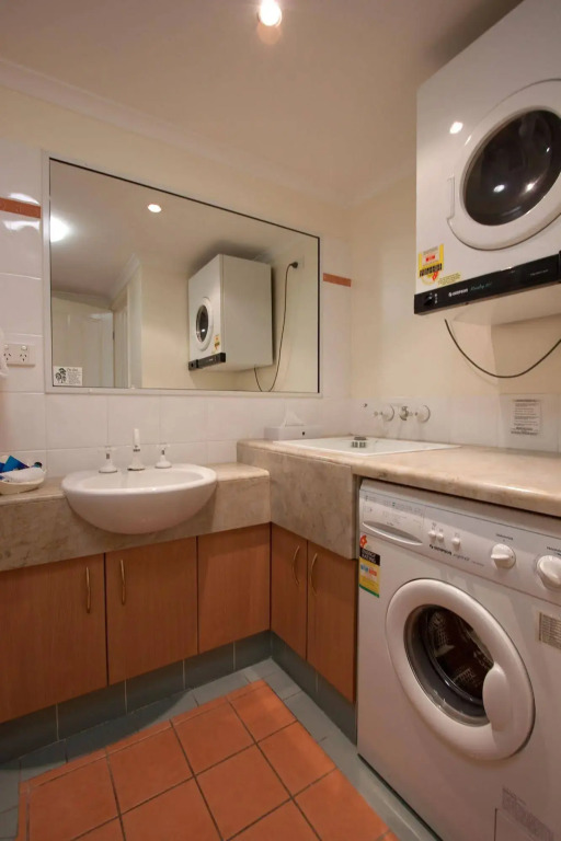 Mid City Luxury Suites