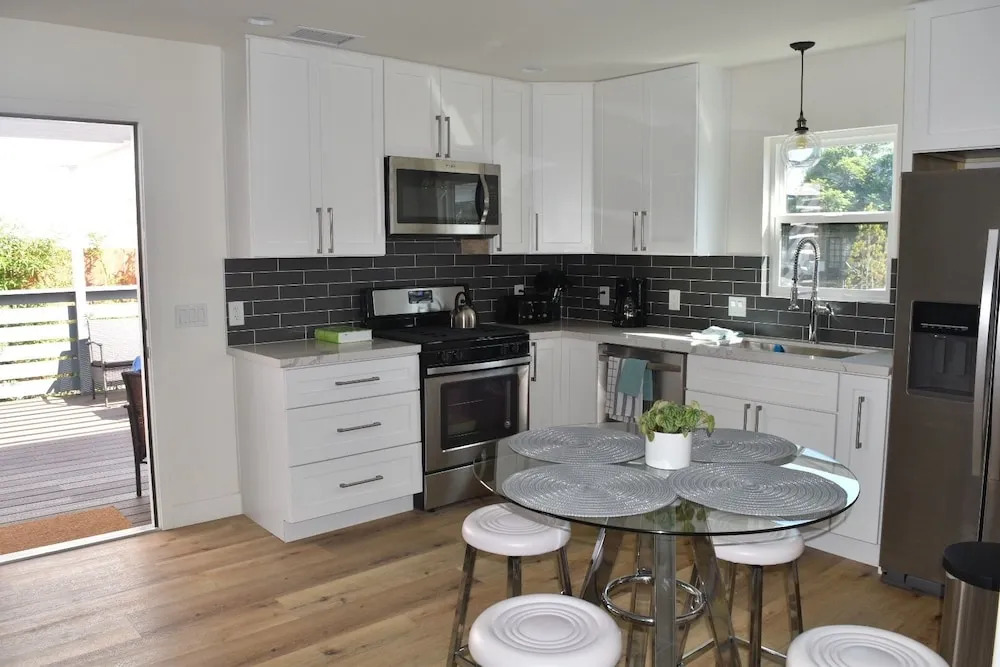 Modern Hillcrest 3 Bedroom