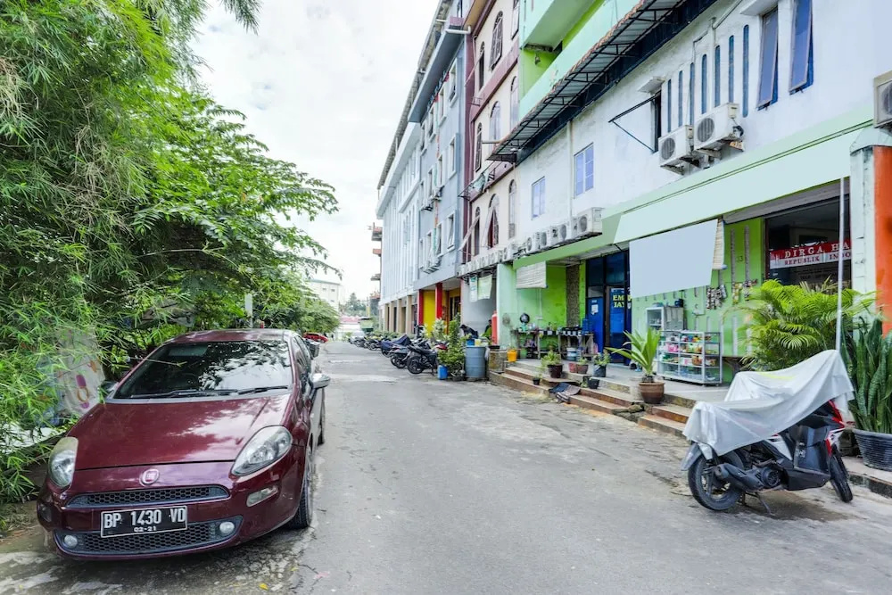 Hotel O Emes Jaya HomestayNearSamsung Electronic Indonesia PT