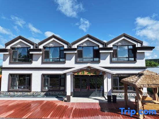 Qingshanju Snowman Wooden House