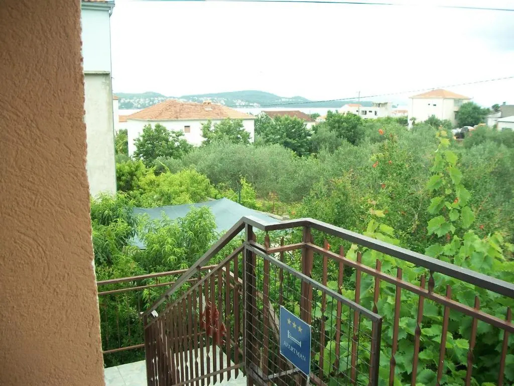 Apartment Luka