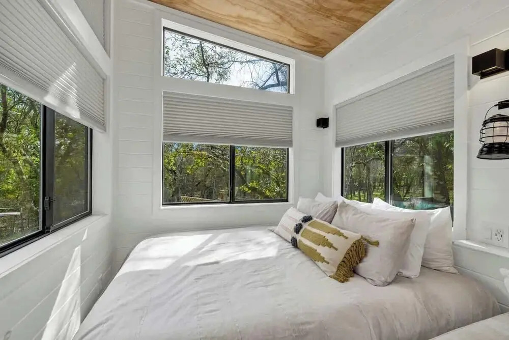 Selena-romantic Tiny Home-firepit