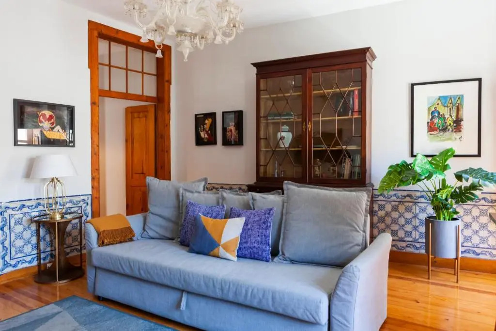 Alfama Terrace Apartment With Authentic XVIII Tiles And Historic Notes 3 Bedrooms & 2 Bathrooms AC