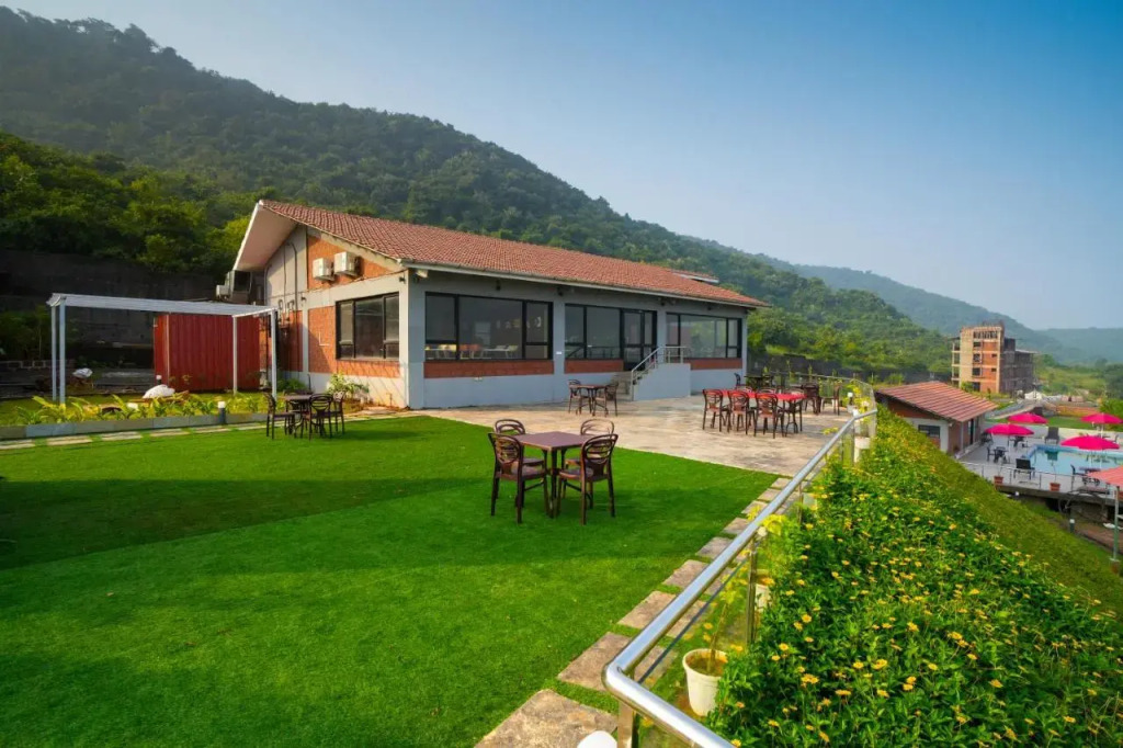 Gaurav Lords Resort