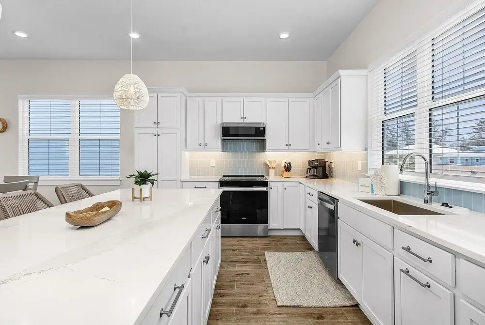 209 Seabreeze Escape: NEW Spacious 5-Bedroom Pool Home 5 Home