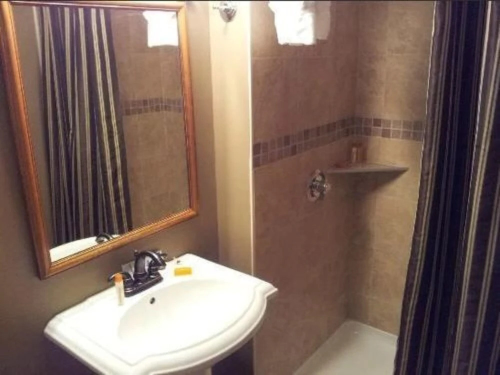 DeBary Inn