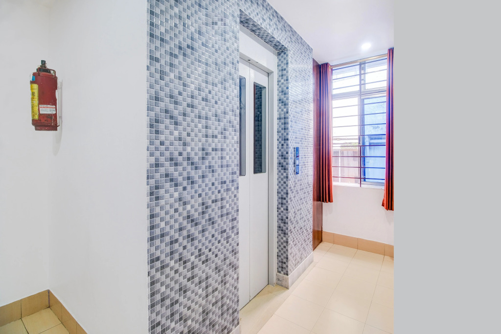 Super Collection O Sixmile Guwahati Formerly Hotel Gangotri