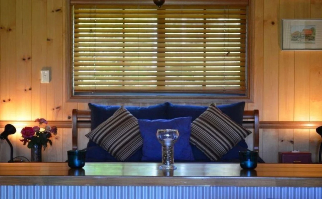 Tuckeroo Cottages & Gardens - Blue Wren & Kookaburra